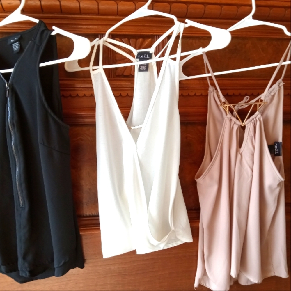 Sz. Sm - Set of 3! Dressy Tanks